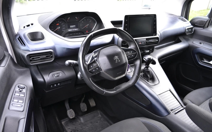 Peugeot Rifter cena 55555 przebieg: 148030, rok produkcji 2018 z Serock małe 562